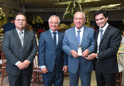 Jornalista barretense é homenageado com o Troféu Dom José de Mattos  em comemoração dos 57 anos de O Diário 