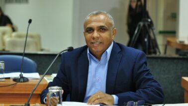 A Câmara Municipal de Barretos aprovou no ano passado, e já está em vigor, a Lei Municipal nº 7.232, de setembro de 2025, de autoria do vereador pastor Elson Santos