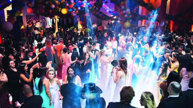 Projeto promove baile de debutantes solidário no HA