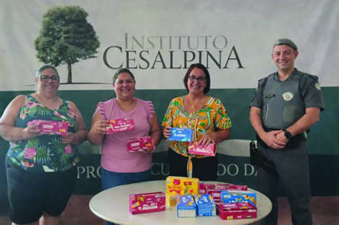 Polícia Militar entrega doação de bombons para assistidos do Instituto Cesalpina