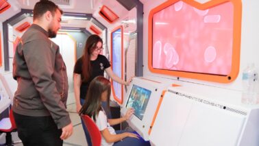 A Carreta Missão Gênesis do Hospital de Amor está estacionada até a próxima sexta-feira (10) no Colégio Nomelini.