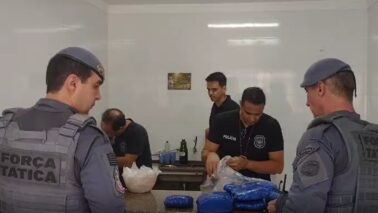 Polícia Civil realiza operação em investigação de combate ao roubo de veículos, tráfico de drogas e comércio ilegal de armas (Foto: O Diário de Barretos) Polícia Civil realiza operação em investigação de combate ao roubo de veículos, tráfico de drogas e comércio ilegal de armas (Foto: O Diário de Barretos)