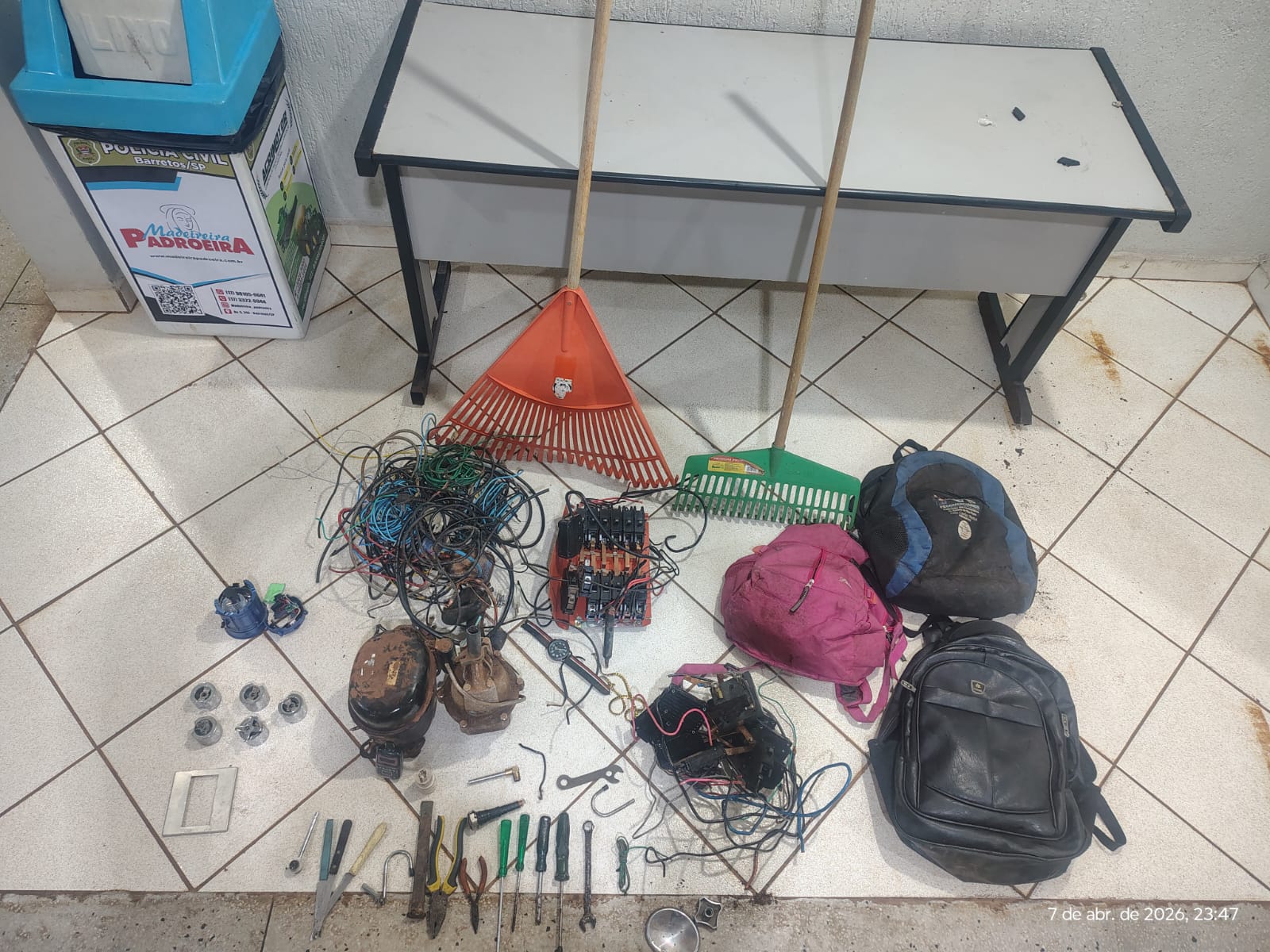 Polícia Militar detém dois em flagrante por furto em residência