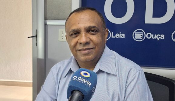 O vereador pastor Elson Santos (Republicanos) fez uma avaliação da atual gestão do prefeito Odair Silva durante entrevista ao Jornal da Manhã, na Rádio O Diário Independente