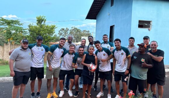 O elenco do Barretos Esporte Clube, formado em sua maioria por atletas que integram a equipe titular do Touro do Vale, visitou, no final da tarde de terça-feira (7)