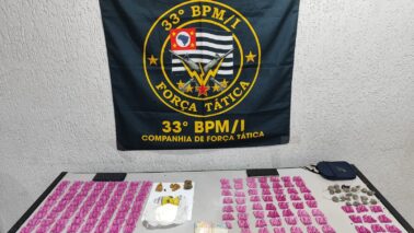 Polícia Militar detém três durante operação de combate ao tráfico em Barretos (Foto: O Diário de Barretos) Polícia Militar detém três durante operação de combate ao tráfico em Barretos (Foto: O Diário de Barretos)