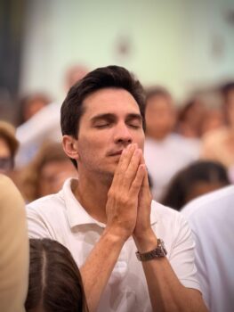 Momento de Fé e devoção