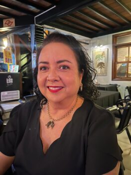 Lucimar Aparecida de Freitas completa mais um ano de vida