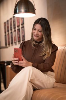 Letícia Pires em noite no Boteco do Cevá