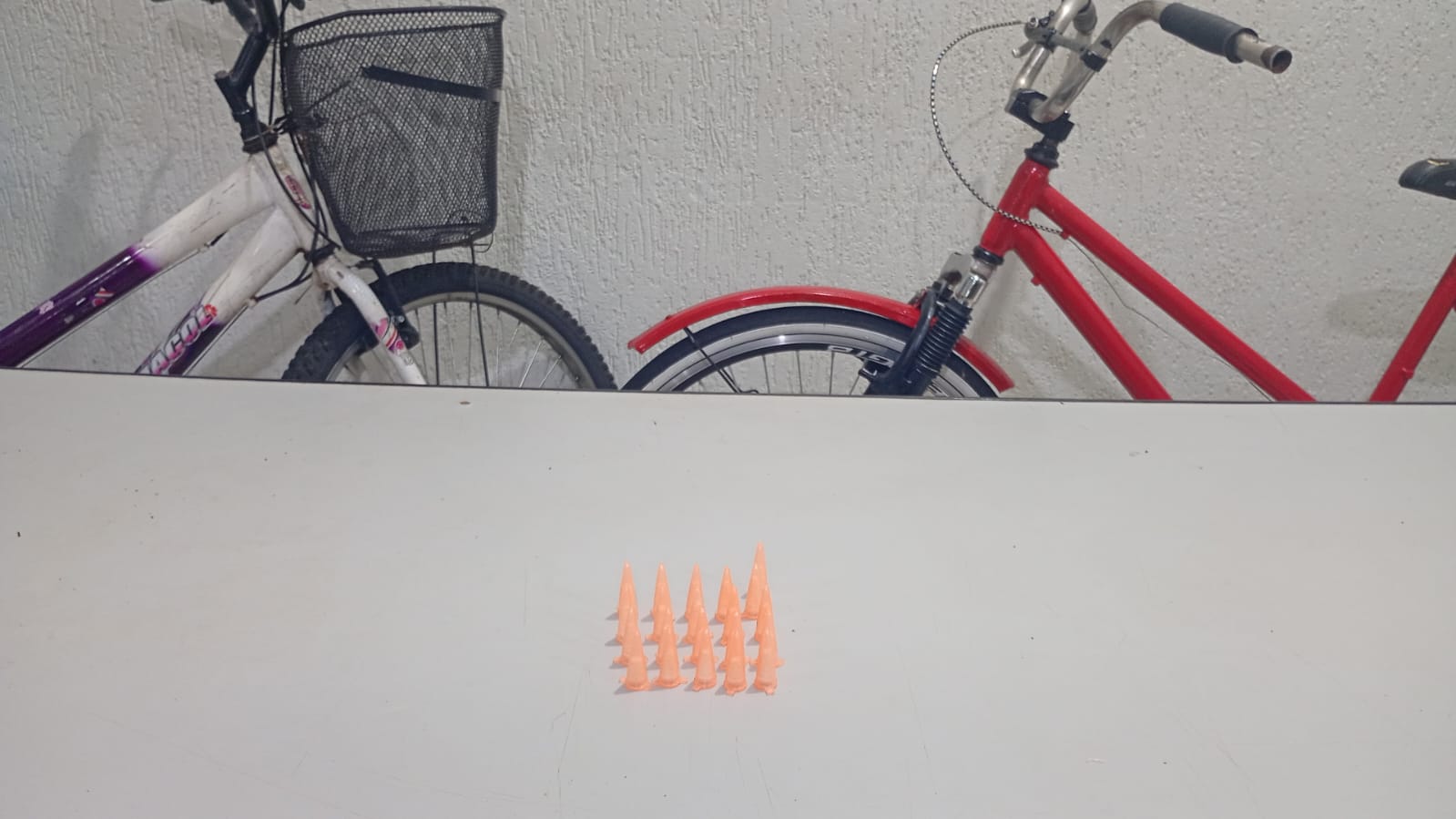 Suspeito é flagrado pela PM com cocaína e objeto furtado