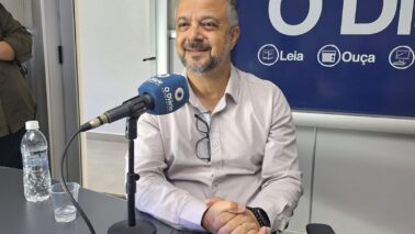 A cidade de Barretos recebe, na próxima terça-feira (28), às 19h, no teatro Cine Barretos, a palestra “Pequenas Empresas, Grandes Vendas: Como usar IA para crescer em 2026”