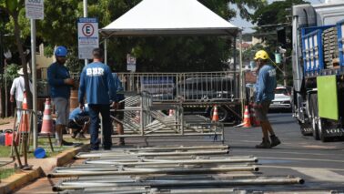 Desfile tropeiro e comércio aberto marcam sábado