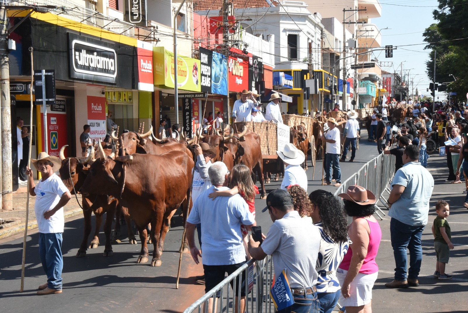 Cultura tropeira leva público às ruas no sábado