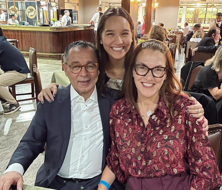 Érica Oliveira Martins comemora mais um ano de vida