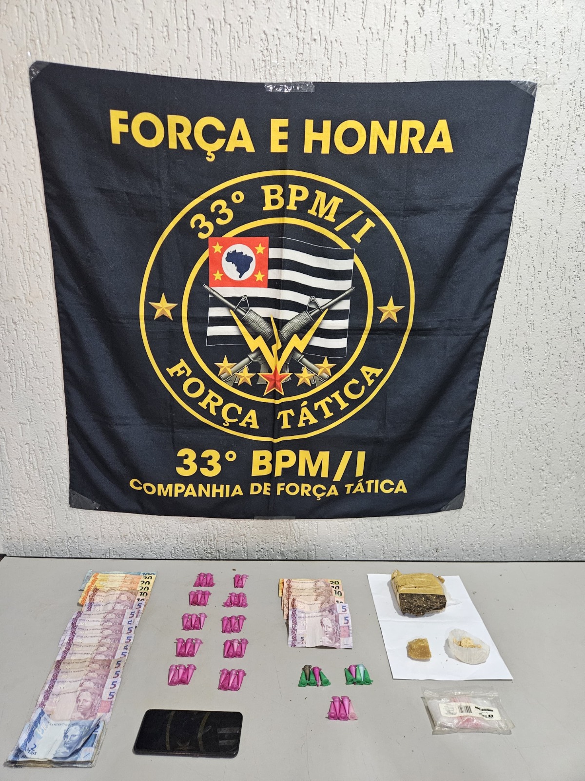 Polícia Militar prende dois durante ação de combate ao tráfico