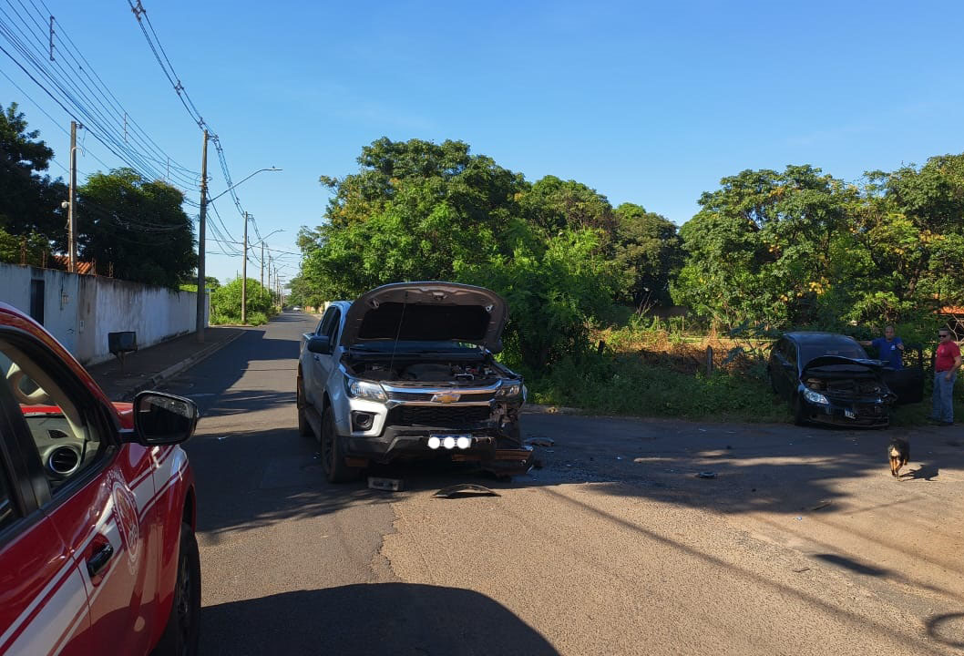 Bombeiros são acionados para atendimento de acidente no bairro São Francisco