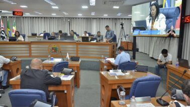 Os vereadores barretenses estiveram reunidos na sessão ordinária de segunda-feira (6), quando votaram cinco matérias que estavam na pauta, entre elas uma redação final e quatro projetos de lei, além de 99 requerimentos.