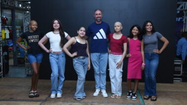 Coordenador Reinaldo junto as candidatas que disputam os títulos de rainha, princesa e madrinha