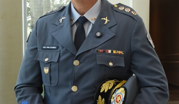 Coronel recebe honraria e se despede da PM 