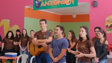 Universitários de Medicina promovem atividade na Casa Vovô Antônio