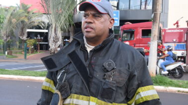 Sargento Duarte explicou sobre o combate ao fogo no telhado do shopping Sargento Duarte explicou sobre o combate ao fogo no telhado do shopping