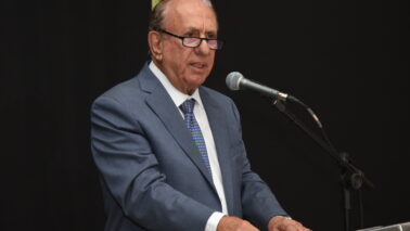 Sebastião Misiara durante seu discurso no evento comunitário
