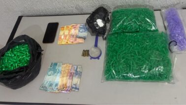 PM detém suspeitos e apreende 1,4 kg de cocaína em Guaíra (Foto: O Diário de Barretos) PM detém suspeitos e apreende 1,4 kg de cocaína em Guaíra (Foto: O Diário de Barretos)