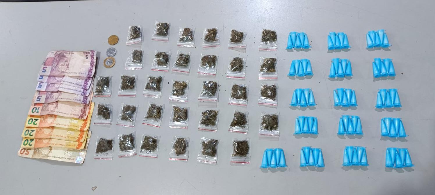 PM aborda suspeito e apreende drogas no Dom Bosco