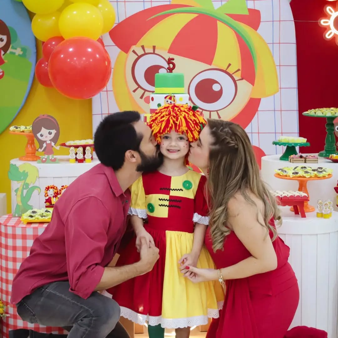 A pequena e fofa Helô