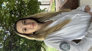 Ana Laura Reis, estudante do 1º período do curso de Medicina da FACISB, orientada pela profª Andrea Carla Celotto Emagrecimento, cérebro e recompensa