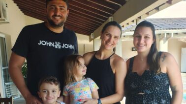 Marina Ali Greve ganha idade nova ao lado