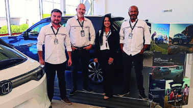 Equipe de vendas da Koi Honda