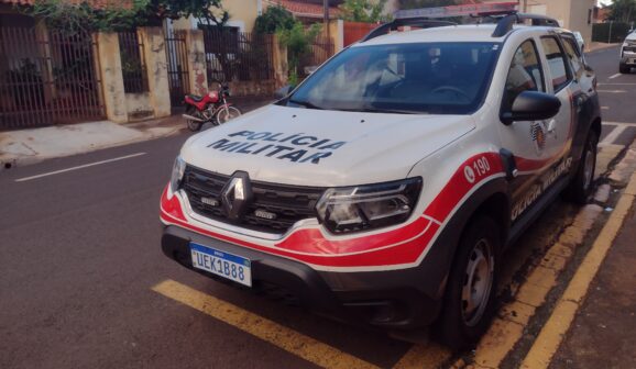 Homem é preso pelos crimes de ameaça, lesão corporal e disparo de arma (Foto: O Diário de Barretos)