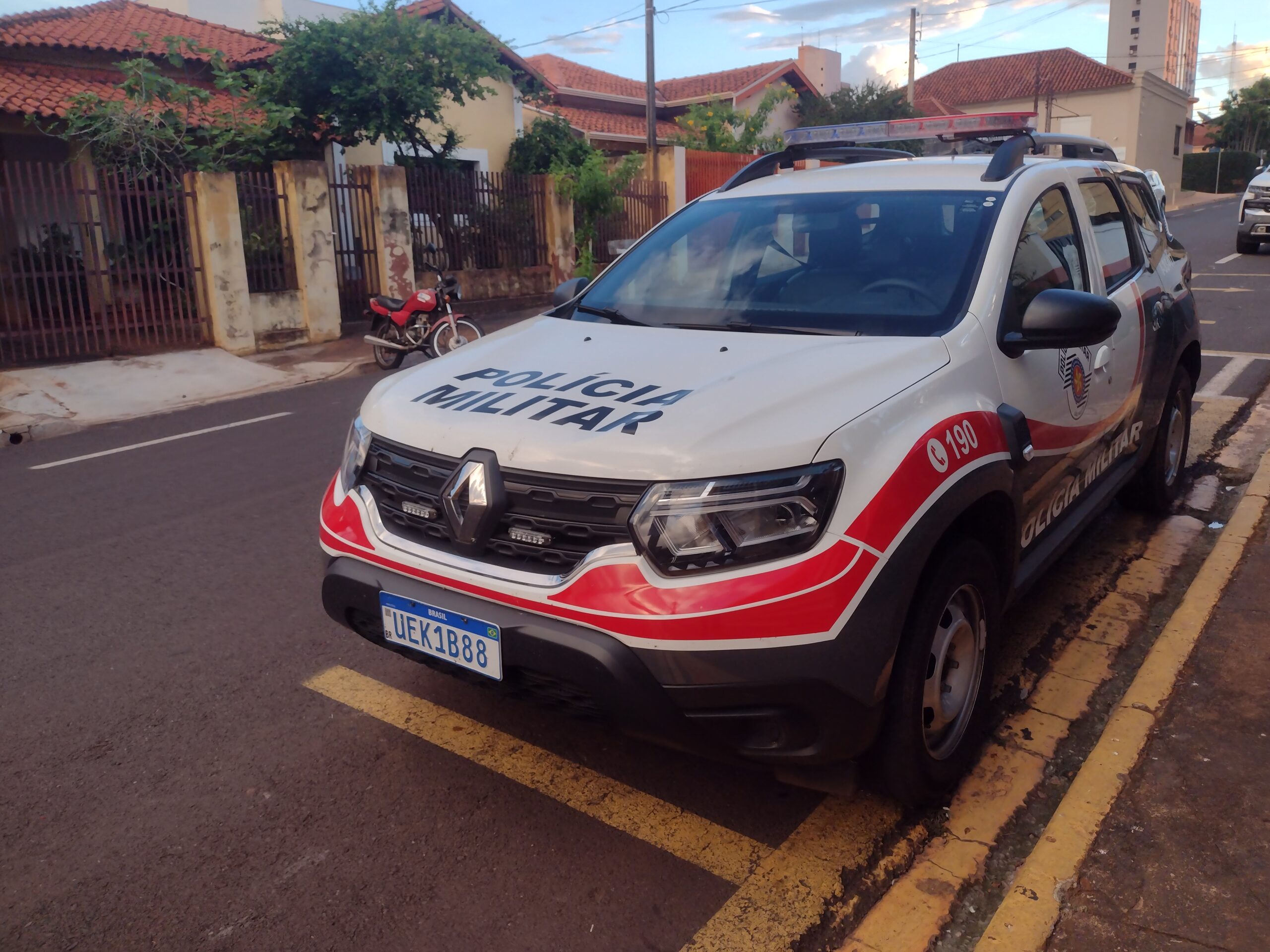 Homem é preso pelos crimes de ameaça, lesão corporal e disparo de arma