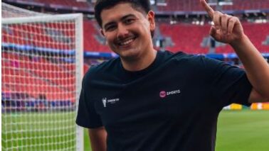O jornalista barretense Kaike Nagai, filho de José Reinaldo Borges e Fernanda, vai trabalhar hoje (30) na grande final da Champions League 2026