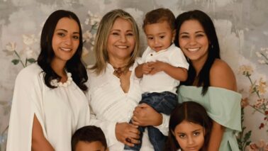 Magda Chicalé Ferreira celebra o dia das mães