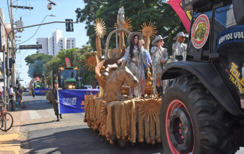 O 2º Desfile da Cultura Tropeira levou emoção e orgulho às ruas de Barretos, celebrando nossas raízes e a história do homem do campo
