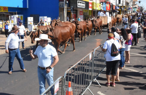 O 2º Desfile da Cultura Tropeira levou emoção e orgulho às ruas de Barretos, celebrando nossas raízes e a história do homem do campo