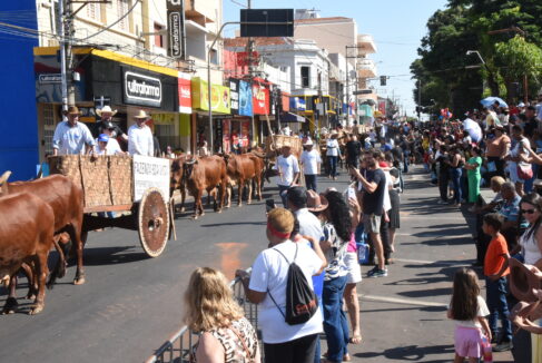 O 2º Desfile da Cultura Tropeira levou emoção e orgulho às ruas de Barretos, celebrando nossas raízes e a história do homem do campo