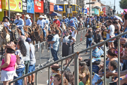 O 2º Desfile da Cultura Tropeira levou emoção e orgulho às ruas de Barretos, celebrando nossas raízes e a história do homem do campo