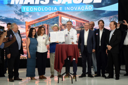 Barretos recebeu o presidente Luiz Inácio Lula da Silva para o lançamento da pedra fundamental do Centro de Pesquisa Clínica e Cirurgia Robótica do Hospital do Amor e IRCAD