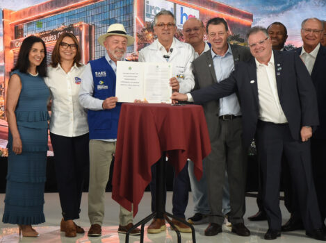 Barretos recebeu o presidente Luiz Inácio Lula da Silva para o lançamento da pedra fundamental do Centro de Pesquisa Clínica e Cirurgia Robótica do Hospital do Amor e IRCAD