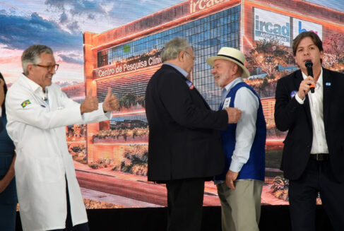 Barretos recebeu o presidente Luiz Inácio Lula da Silva para o lançamento da pedra fundamental do Centro de Pesquisa Clínica e Cirurgia Robótica do Hospital do Amor e IRCAD