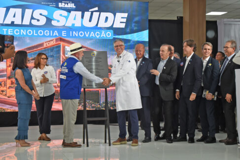 Barretos recebeu o presidente Luiz Inácio Lula da Silva para o lançamento da pedra fundamental do Centro de Pesquisa Clínica e Cirurgia Robótica do Hospital do Amor e IRCAD