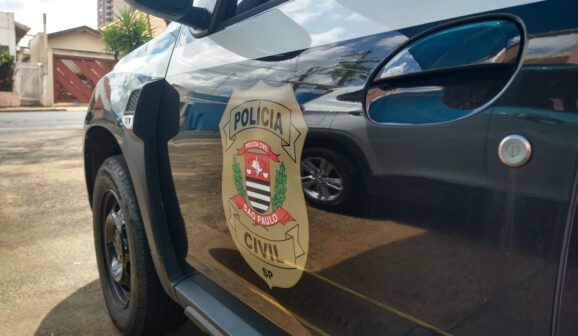Polícia cumpre mandados de prisão contra investigadas por desvio em loja de chocolate (Foto: O Diário de Barretos)