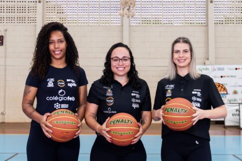 As meninas das equipes Sub-13 e Sub-14 da APAB Barretos/Unifeb voltam a jogar no sábado (16) pelo Campeonato Paulista de Basquete, promovido pela Federação Paulista, contra a equipe de São Bernardo.