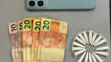 Auxiliar de limpeza é surpreendido durante venda de cocaína (Foto: O Diário de Barretos)