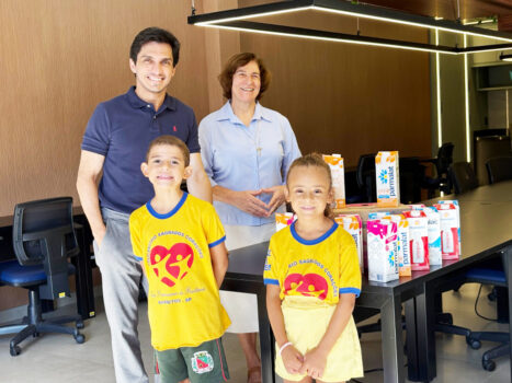 Educandário Sagrados Corações recebe doação de leite 