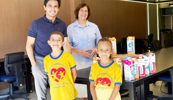 Educandário Sagrados Corações recebe doação de leite 