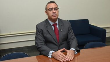 “Se ele bateu em uma, bate em outra”, alerta juiz sobre violência doméstica 